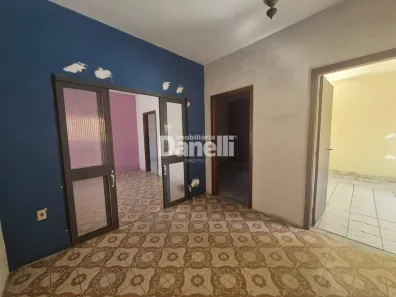 Casa com 3 Quartos à venda, 285m² no Vila São Carlos, Taubaté
