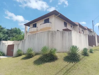 Sobrado com 3 Quartos à venda, 197m² no Guabirotuba, Curitiba