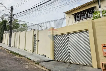 Casa com 5 Quartos à venda, 334m² no Parque 10 de Novembro, Manaus