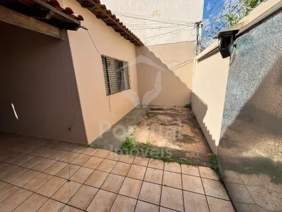 Casa com 3 Quartos para alugar, 120m² no Martins, Uberlândia