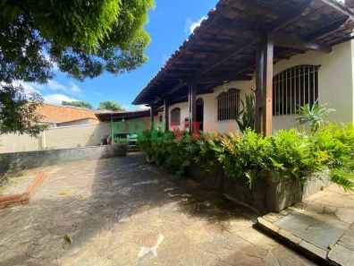 Casa com 4 Quartos à venda, 354m² no Horto Florestal, Belo Horizonte