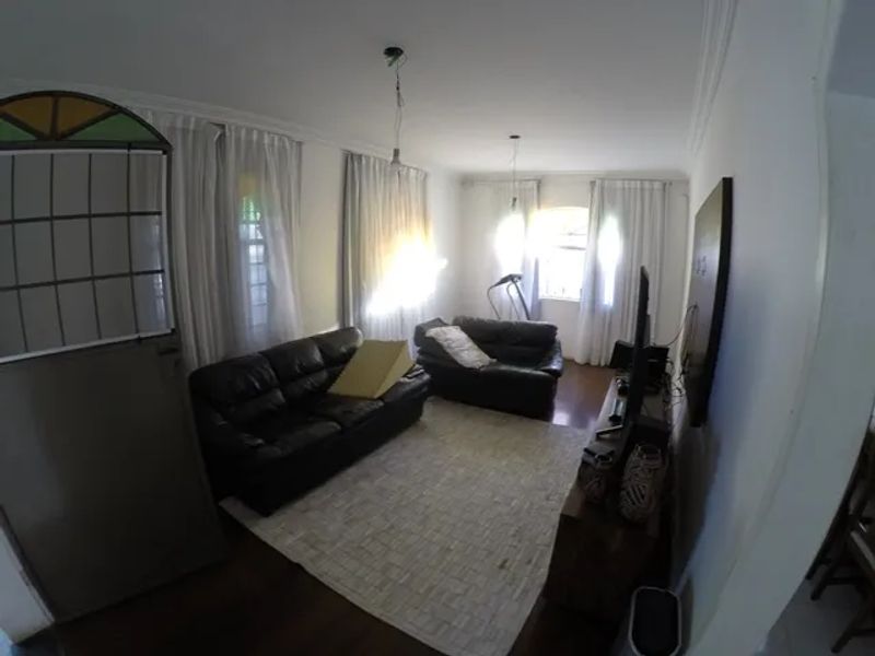 Casa com 3 quartos — Santa Terezinha, Belo Horizonte