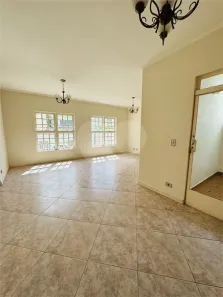 Casa com 3 Quartos para alugar, 270m² no Vila Galvão, Guarulhos