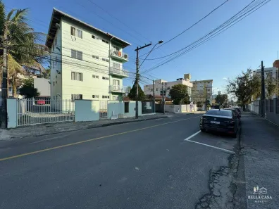 Apartamento com 2 Quartos para alugar, 60m² no Santo Antônio, Joinville