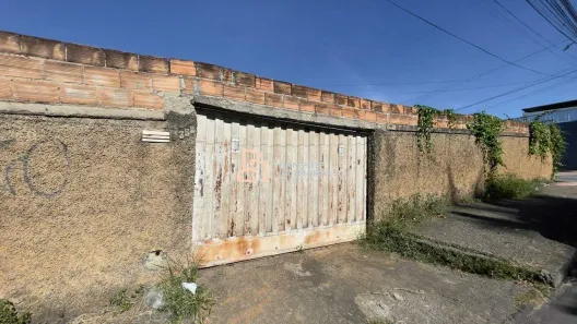 Casa com 2 Quartos para alugar, 60m² no Tijuca, Contagem