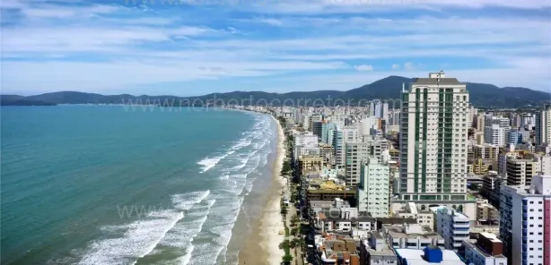 Apartamento com 4 Quartos à venda, 180m² no Meia Praia, Itapema