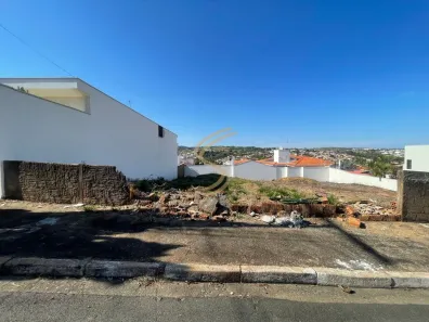 Lote/Terreno à venda, 300m² no Jardim Bela Vista, São José do Rio Pardo