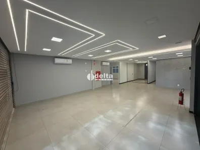 Ponto Comercial para alugar, 240m² no Granja Marileusa, Uberlândia
