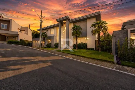 Casa com 4 Quartos para alugar, 458m² no São Braz, Curitiba