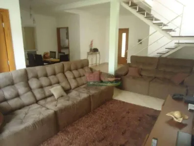 Casa de Condomínio com 3 Quartos à venda, 220m² no Parque São Luís, Taubaté