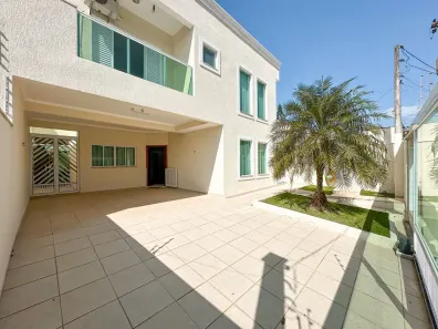 Sobrado com 4 Quartos à venda, 204m² no Balneário Arpoador, Peruíbe