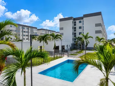 Apartamento com 2 Quartos para venda ou aluguel, 42m² no Siqueira, Fortaleza