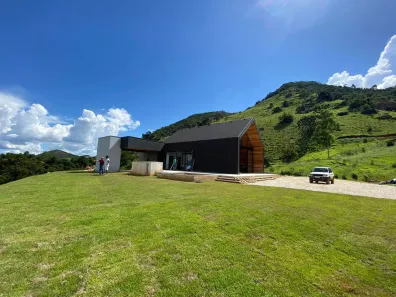 Fazenda/Sítio com 3 Quartos à venda, 38000m² no , Sapucaí-Mirim