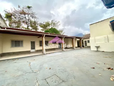 Casa com 6 Quartos à venda, 250m² no Vila Nossa Senhora Aparecida, Caraguatatuba