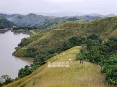 Fazenda/Sítio à venda, 925000m² no , Piraí