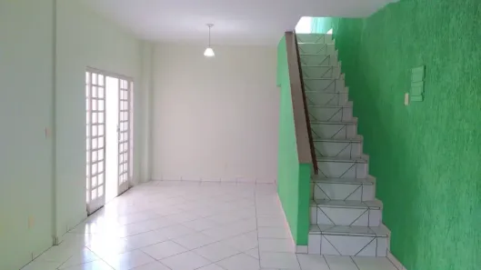 Sobrado com 4 Quartos à venda, 230m² no Pacaembu, Uberlândia