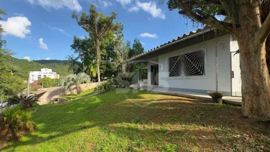 Imóvel Comercial com 4 Quartos para alugar, 216m² no Velha, Blumenau