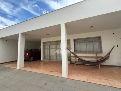 Imóvel Comercial com 4 Quartos à venda, 340m² no Centro, Montes Claros