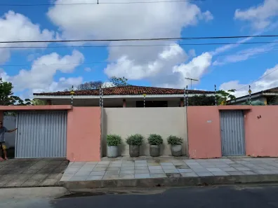 Casa com 3 Quartos para alugar, 270m² no Jardim Petrópolis, Maceió