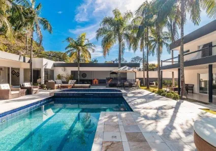 Casa de Condomínio com 6 Quartos para venda ou aluguel, 900m² no Condomínio Flamboyant-B, Atibaia