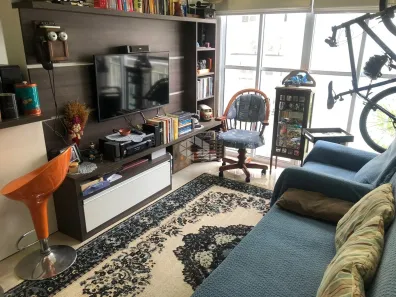 Apartamento com 2 Quartos à venda, 58m² no Vila Nova, Porto Alegre