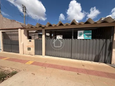 Casa com 3 Quartos à venda, 247m² no Centro, Campo Grande