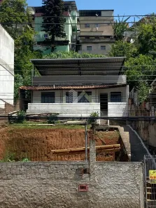 Casa com 3 Quartos para alugar, 145m² no Parque Guarani, Juiz de Fora