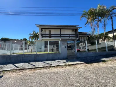 Casa com 3 Quartos à venda, 330m² no Vila Rica, Criciúma