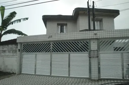 Sobrado com 3 Quartos à venda, 155m² no Vila Voturua, São Vicente