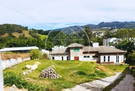 Fazenda/Sítio com 4 Quartos à venda, 150m² no Parque Índio de Ouro, Lindóia