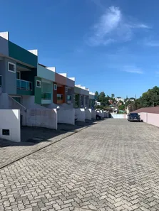 Casa de Condomínio com 3 Quartos à venda, 110m² no Granja dos Cavaleiros, Macaé