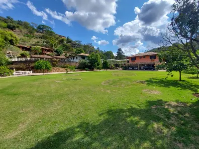Casa com 8 Quartos à venda, 550m² no Pedro do Rio, Petrópolis