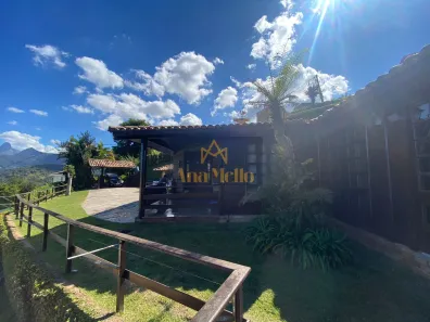 Casa com 3 Quartos à venda, 250m² no Pedro do Rio, Petrópolis