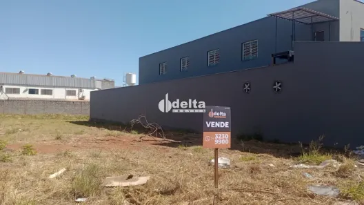 à venda, 532m² no Novo Mundo, Uberlândia
