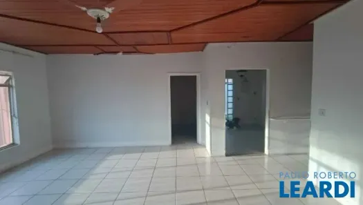 Casa com 3 Quartos à venda, 246m² no Jardim Peri Peri, São Paulo