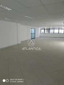 Sala Comercial para alugar, 189m² no Cavaleiros, Macaé