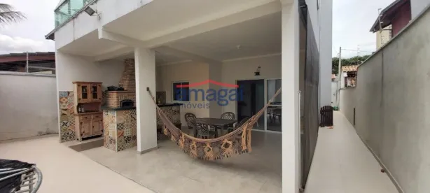 Sobrado com 3 Quartos à venda, 250m² no Loteamento Villa Branca, Jacareí