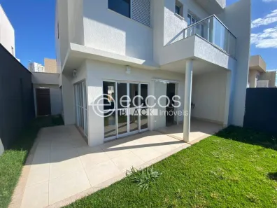 Casa de Condomínio com 3 Quartos à venda, 800m² no Granja Marileusa, Uberlândia