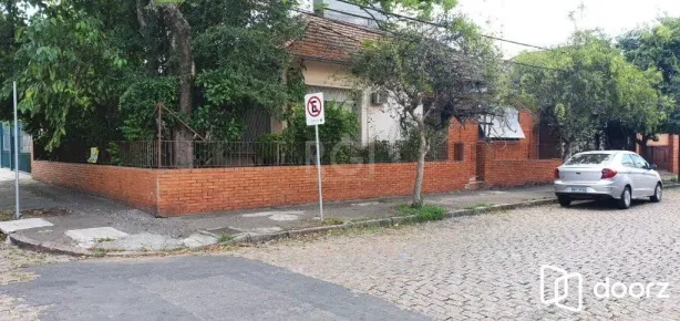 Lote/Terreno à venda, 300m² no Passo da Areia, Porto Alegre