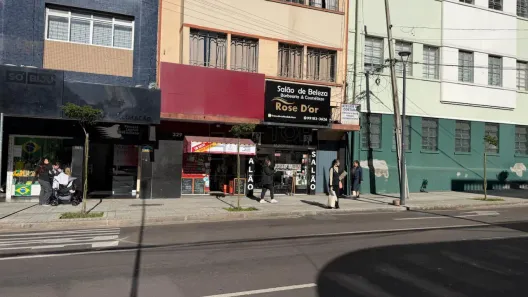 Ponto Comercial para alugar, 140m² no Centro, Curitiba