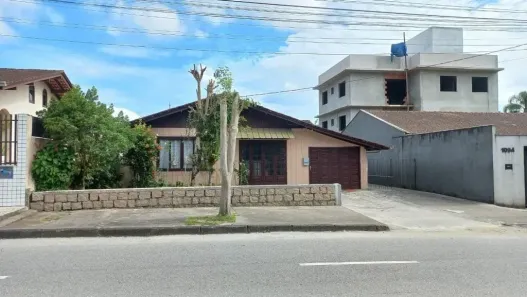Lote/Terreno à venda, 194m² no Iririú, Joinville