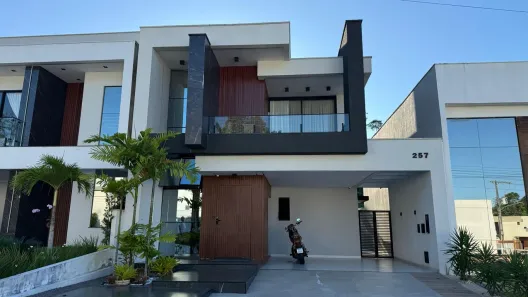 Casa com 3 Quartos à venda, 260m² no Ponta Negra, Manaus