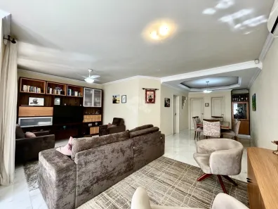 Casa com 3 Quartos à venda, 184m² no Passo da Areia, Porto Alegre
