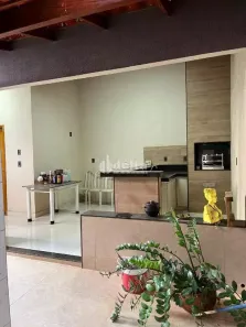 Casa com 6 Quartos à venda, 350m² no Jardim Brasília, Uberlândia