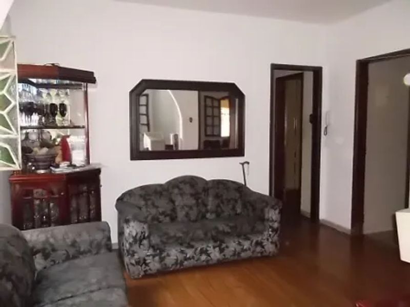 Casa com 3 quartos — Alípio de Melo, Belo Horizonte