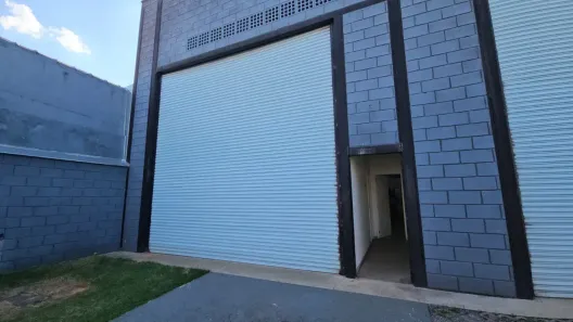 Galpão/Depósito/Armazém para alugar, 357m² no Vila Maria Luiza, Goiânia