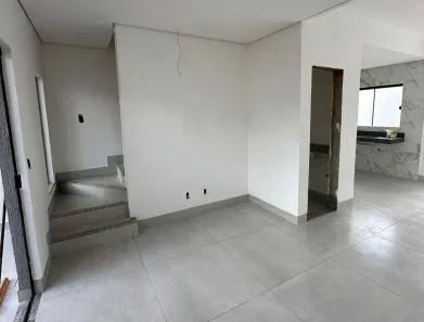 Casa com 2 Quartos à venda, 77m² no Novo Mundo, Uberlândia