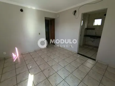 Apartamento com 2 Quartos para alugar, 45m² no Chácaras Tubalina e Quartel, Uberlândia