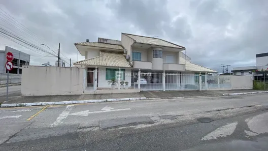 Casa com 3 Quartos para venda ou aluguel, 135m² no Pagani, Palhoça