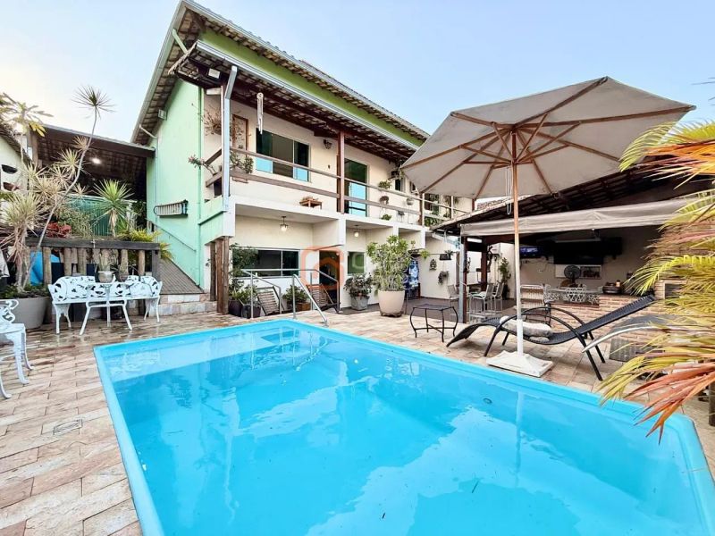 Casa com 3 quartos — Santa Mônica, Belo Horizonte